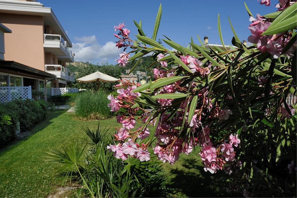 Residence Le Palme Grottammare Exterior photo